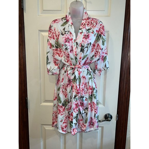 Show Me Your MuMu Other - New Show Me Your MUMU Floral Robe